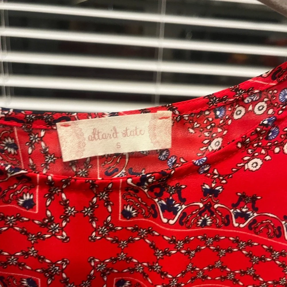 Red Patterned Women's Top - Picture 3 of 4